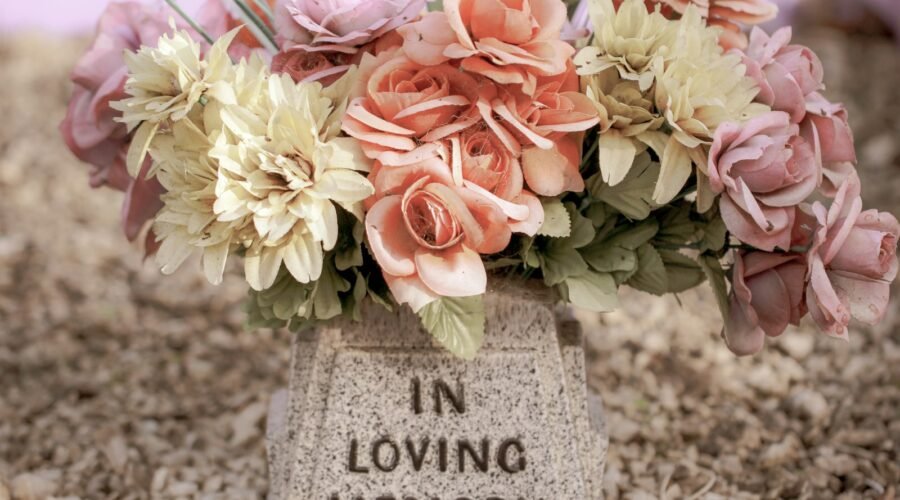 Does Burial or Cremation Make More Financial Sense?